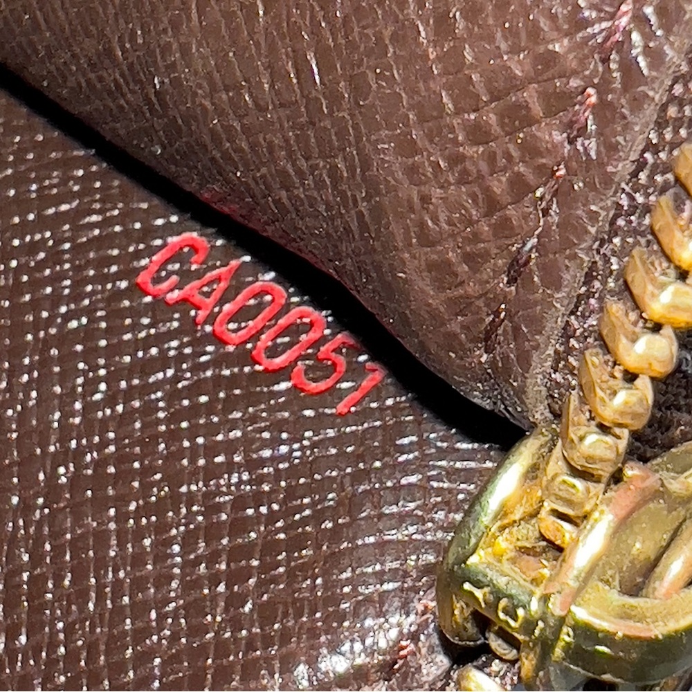 Louis Vuitton Wallet - Picture 4 of 16